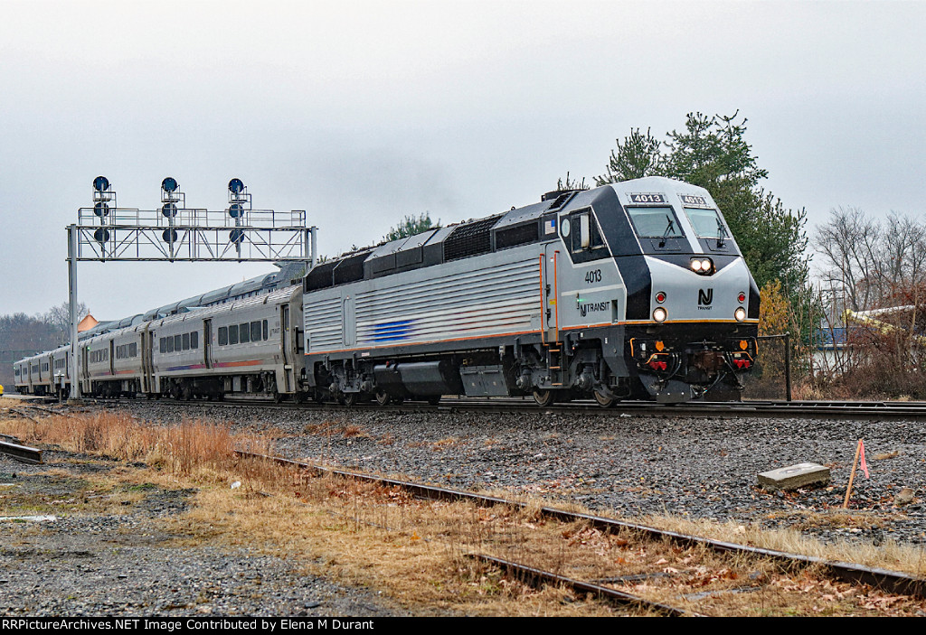 NJT 4013 on train 1155